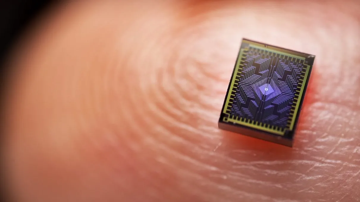 Intel's 'Tunnel Falls' silicon spin quantum chip.
